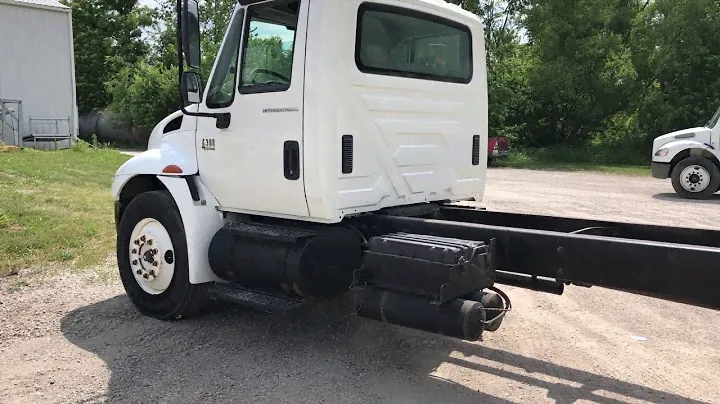 2005 International 4000 series 4300 Cab and Chasis
